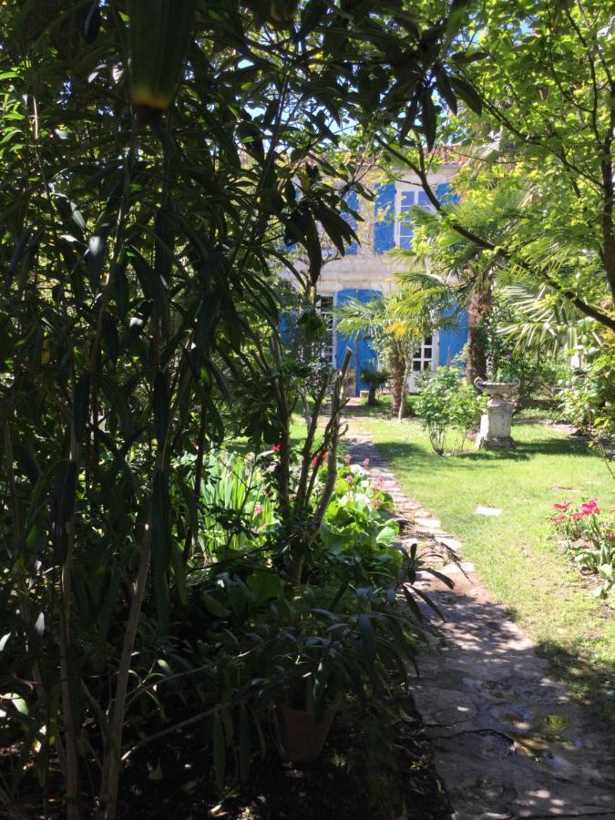לינה וארוחת בוקר Saint-Jean-dʼAngély L'Orangerie Du General מראה חיצוני תמונה